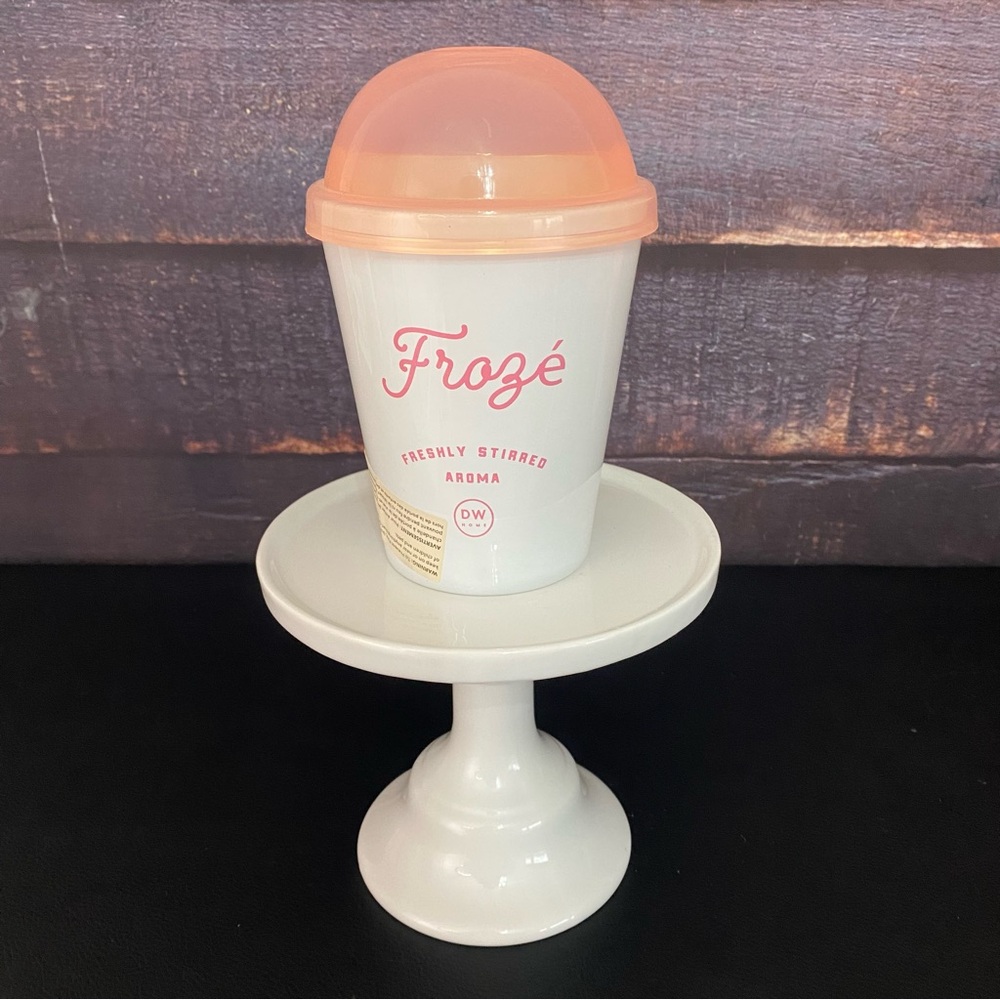 DW Home Froze Scented Candle